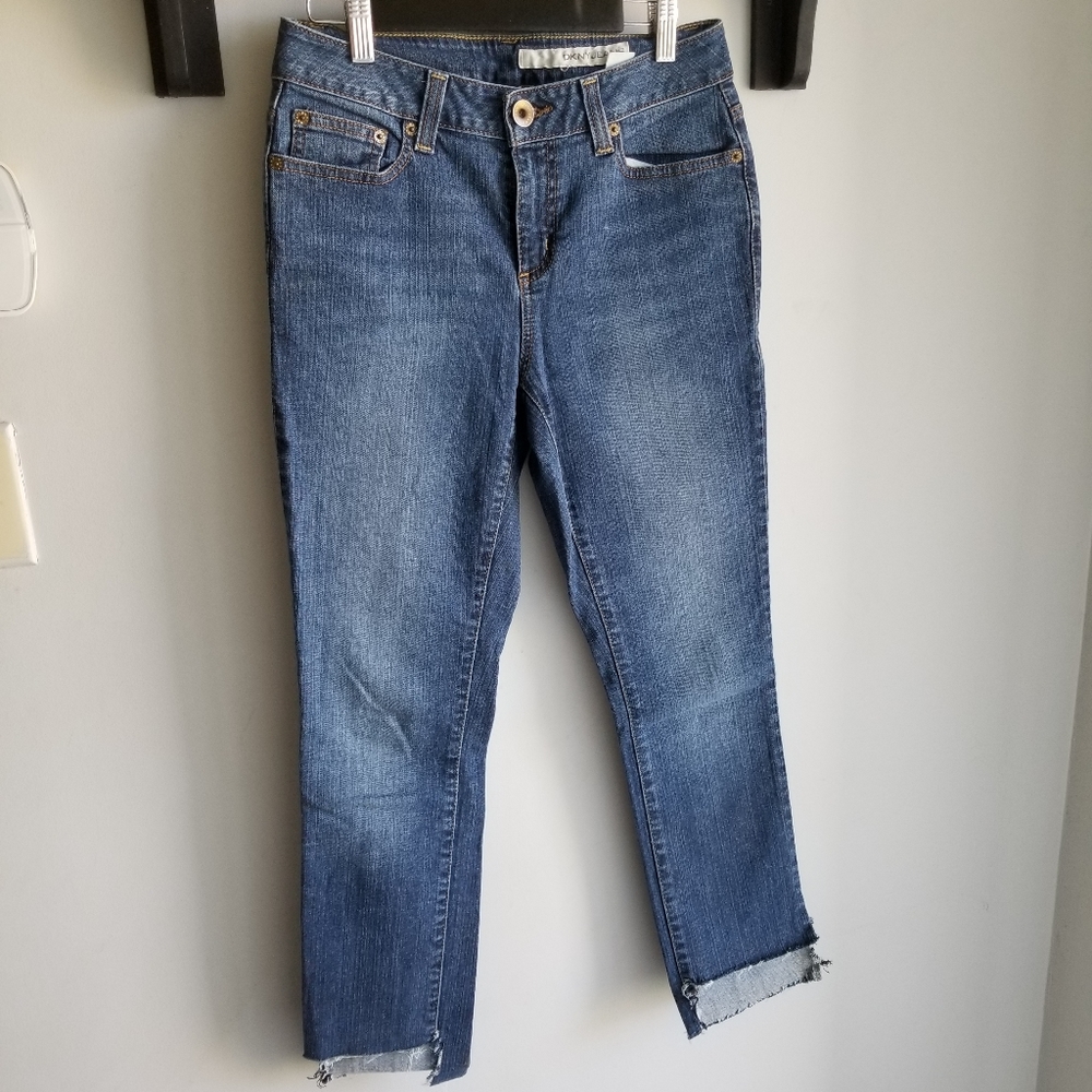 👖DKNY UNEVEN HEM STRAIGHT LEG JEANS